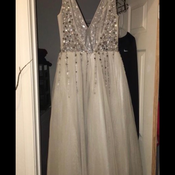 Prom dress size 6 - Picture 4 of 5